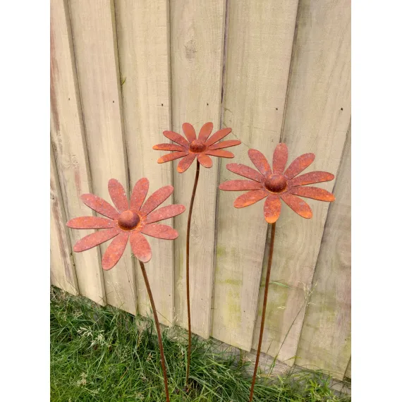 giant rusty rustic flower garden ornament sculpture art