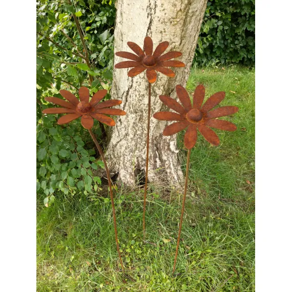 giant rusty rustic flower garden ornament sculpture art